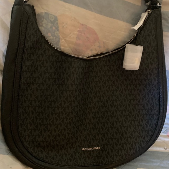 Michael Kors signature